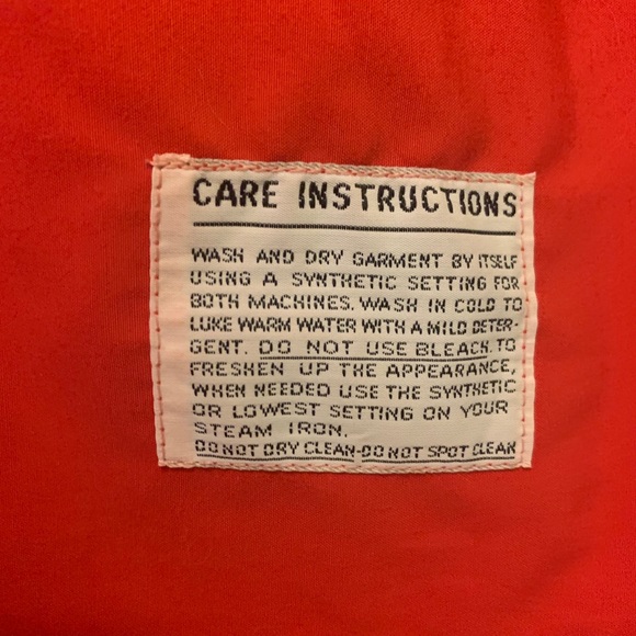 Men’s North Face Quilted Vest - Picture 2 of 8